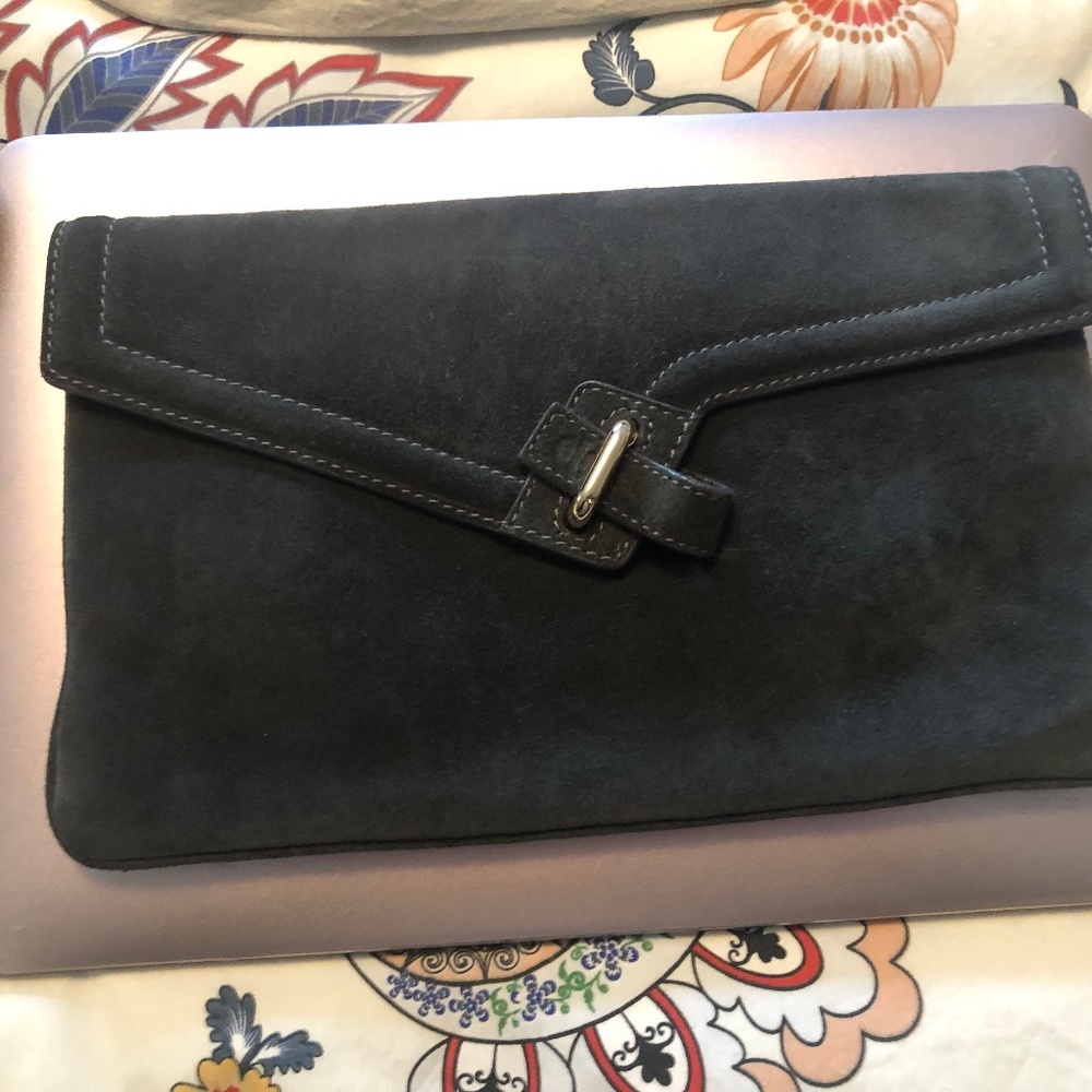 Ela Suede clutch